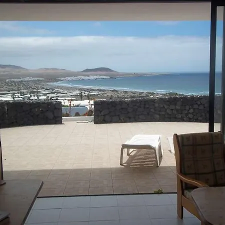Semesterbostad Sleeps 4 Wifi T691442 Famara